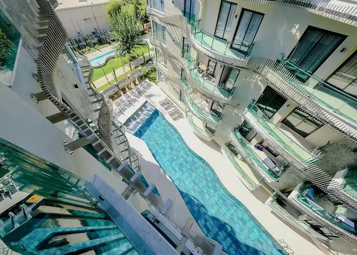 Luxury Residence In The Center Of Alanya 100M To The Sea