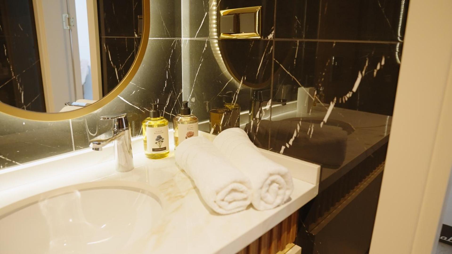 Luxury In The Center Of 100m To The Sea Daire Alanya